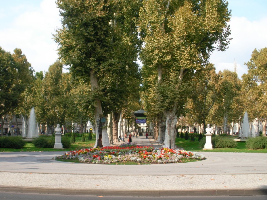 Zagreb park Zrinjevac.jpg