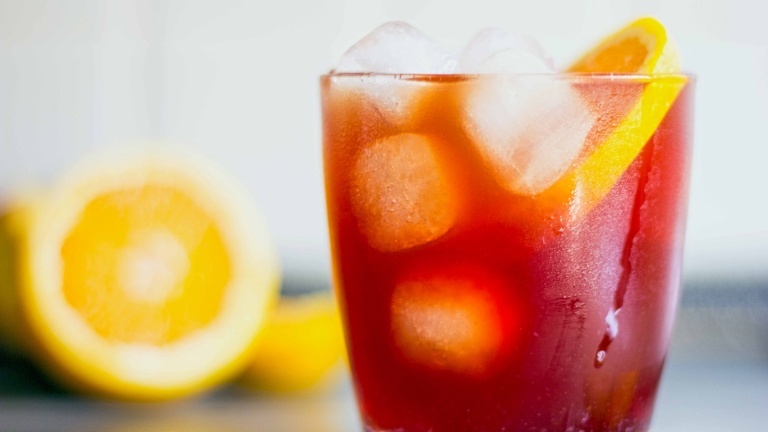 1620-negroni-cocktail-recipe-cocktail-gin-campari-bitter-sweet-vermout-top-cocktails.jpg