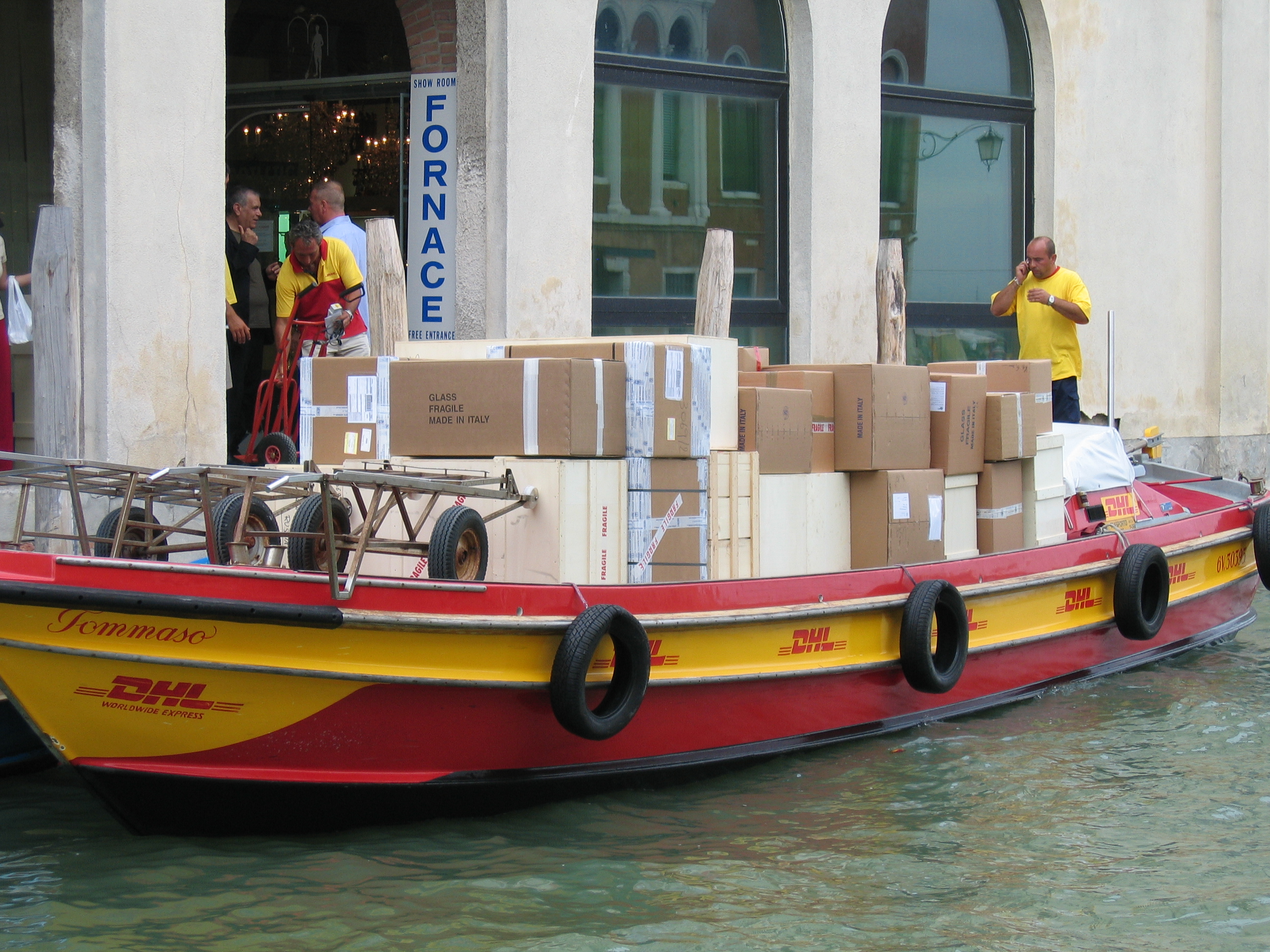 dhl_boat.JPG