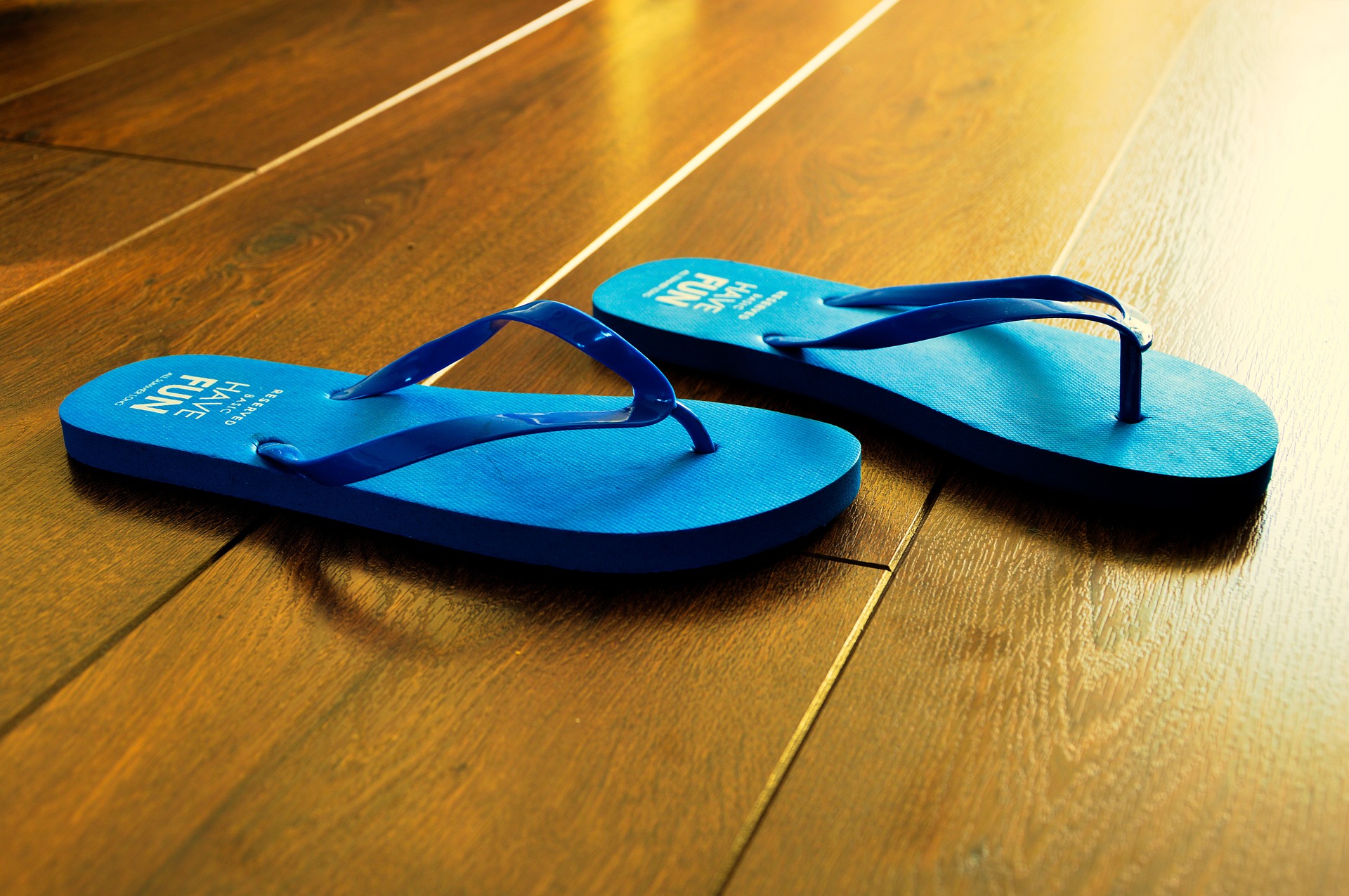 flip-flops-932699_1920.jpg