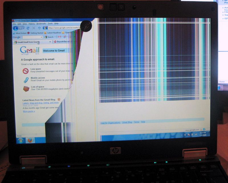 hp_laptop_broken_screen.jpg
