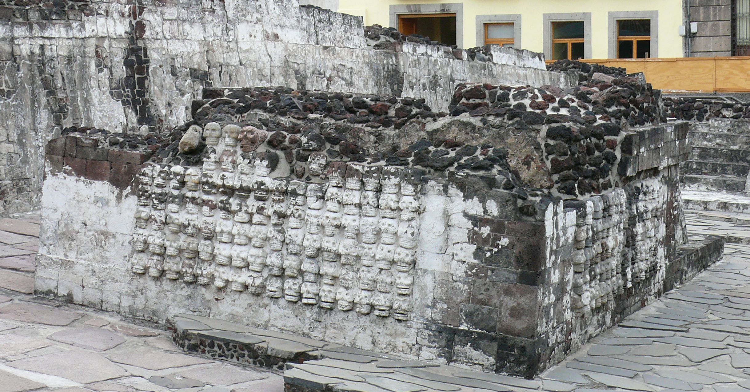 12_abra_tzompantli_templo_mayor.JPG