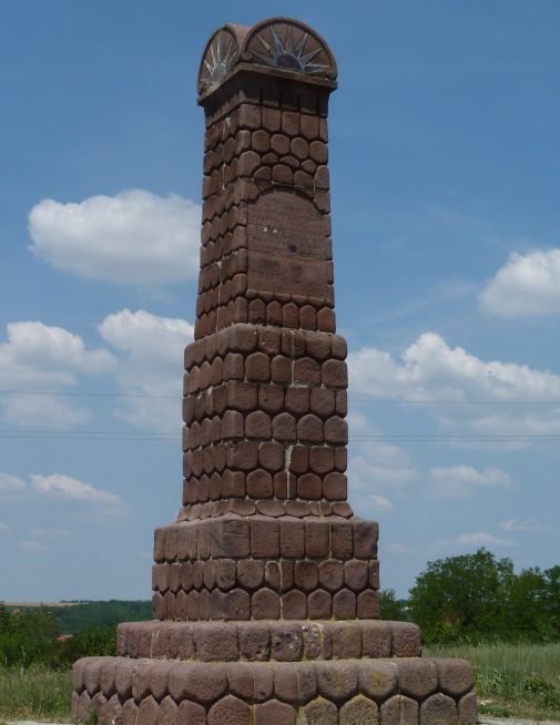 Soós_Lajos_emlékoszlop_-_Balatonkenese_2012_(1).JPG