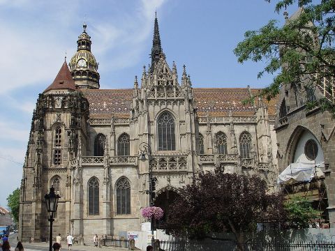 1280px-Kosice_-_St._Elisabeth_Cathedral_1.JPG