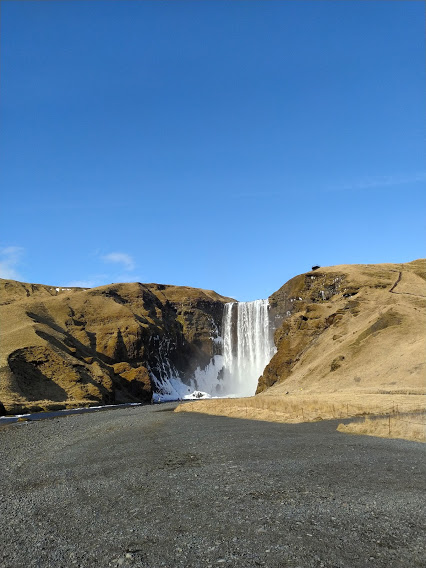 és persze a Skógafoss vízesés!