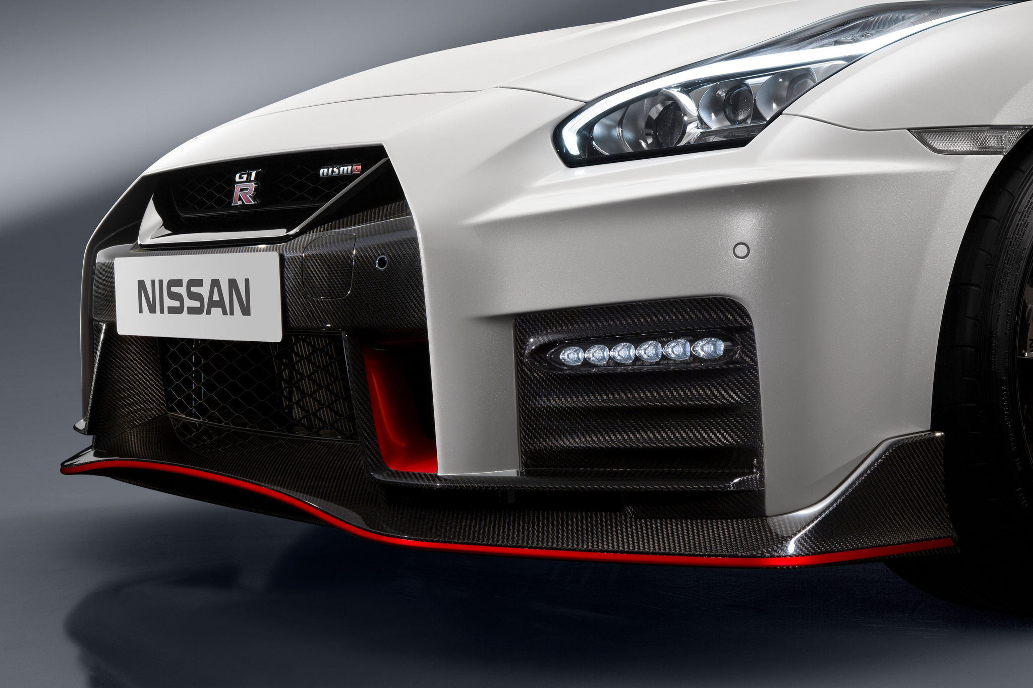 nissan_gt-r-nismo_orr2.jpg