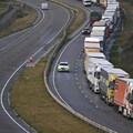 Letereli a rendőrség a kamionokat a 4-es főútról Kisvárdánál, az M3-ason az ukrán határ felé tartókat pedig az Őri lehajtónál