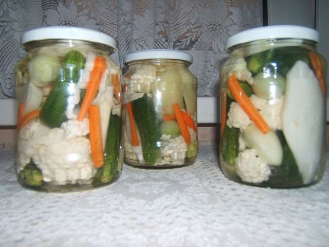 Vegyes Savanyúság
