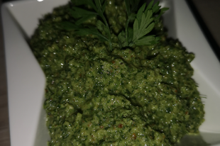 Pesto sárgarépa zöldből