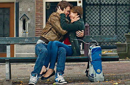 josh-boone-the-fault-in-our-stars-csillagainkban-a-hiba-2.jpg