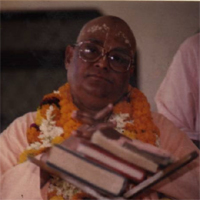 gour_govinda_swami.jpg