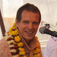 Sacinandana_Swami_retreat_04.jpg
