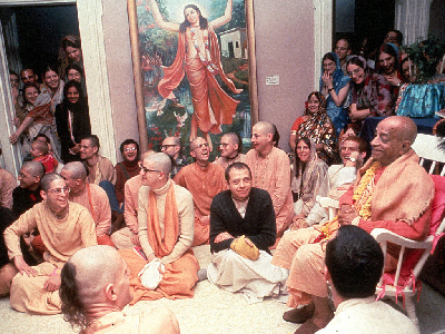 Srila_Prabhupada_class_03.jpg