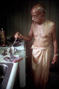 Srila_Prabhupada_cooking.jpg