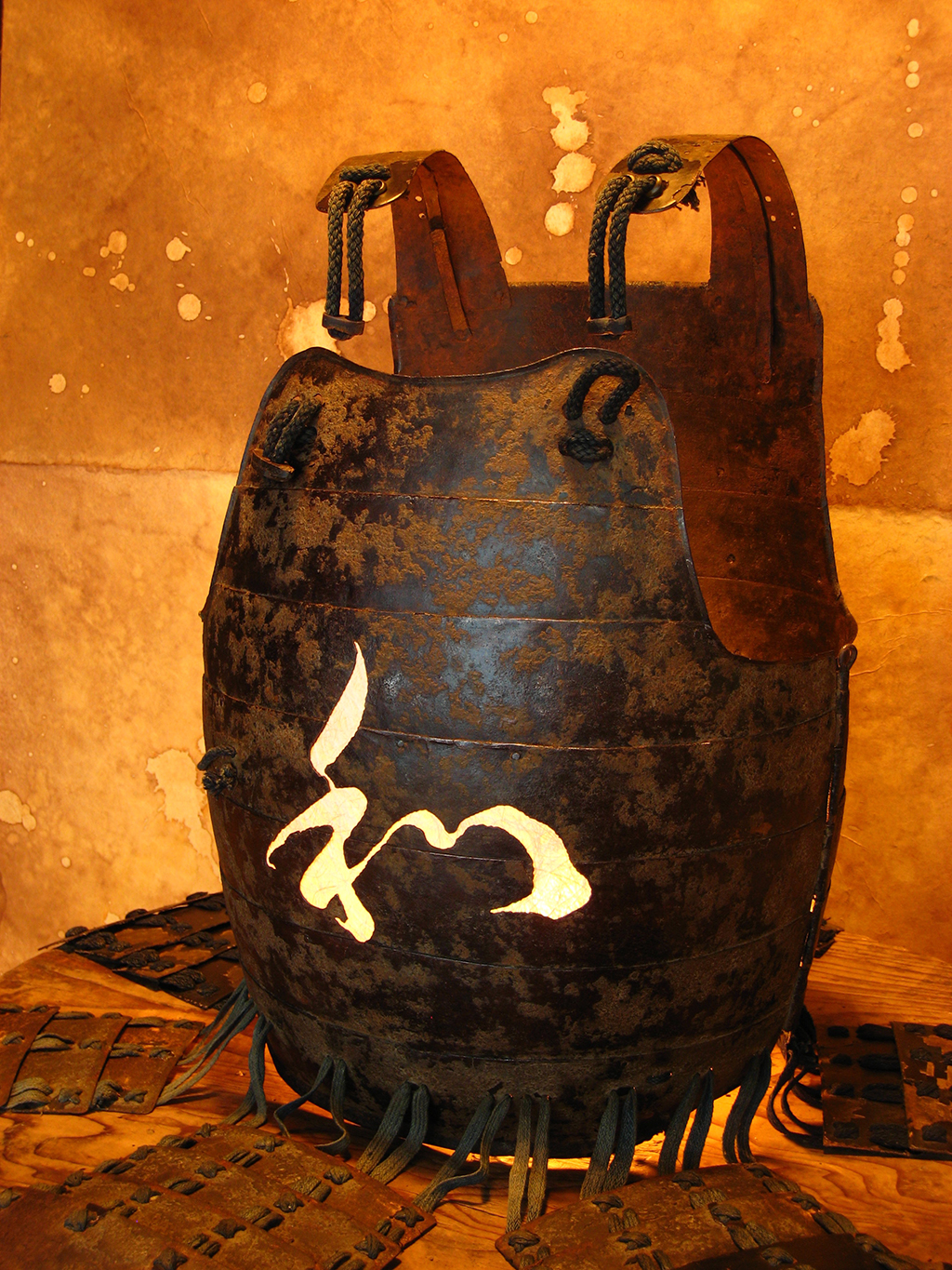 shoichi-sakurai-samurai-armor-lantern.jpg