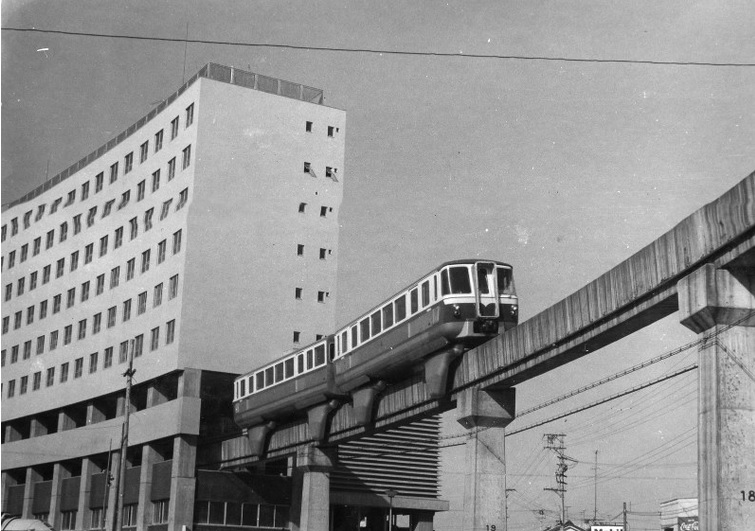 mainichi_himeji_shiyakusho_monorail_daishogun_1960s.jpg