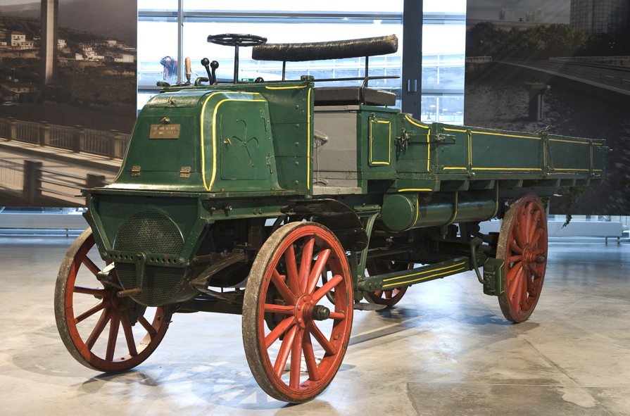 1899-daimler_lastwagen.jpg