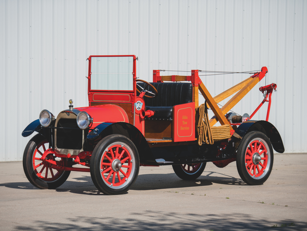 1916_reo_model_f_speed_wagon_tow_truck.jpg