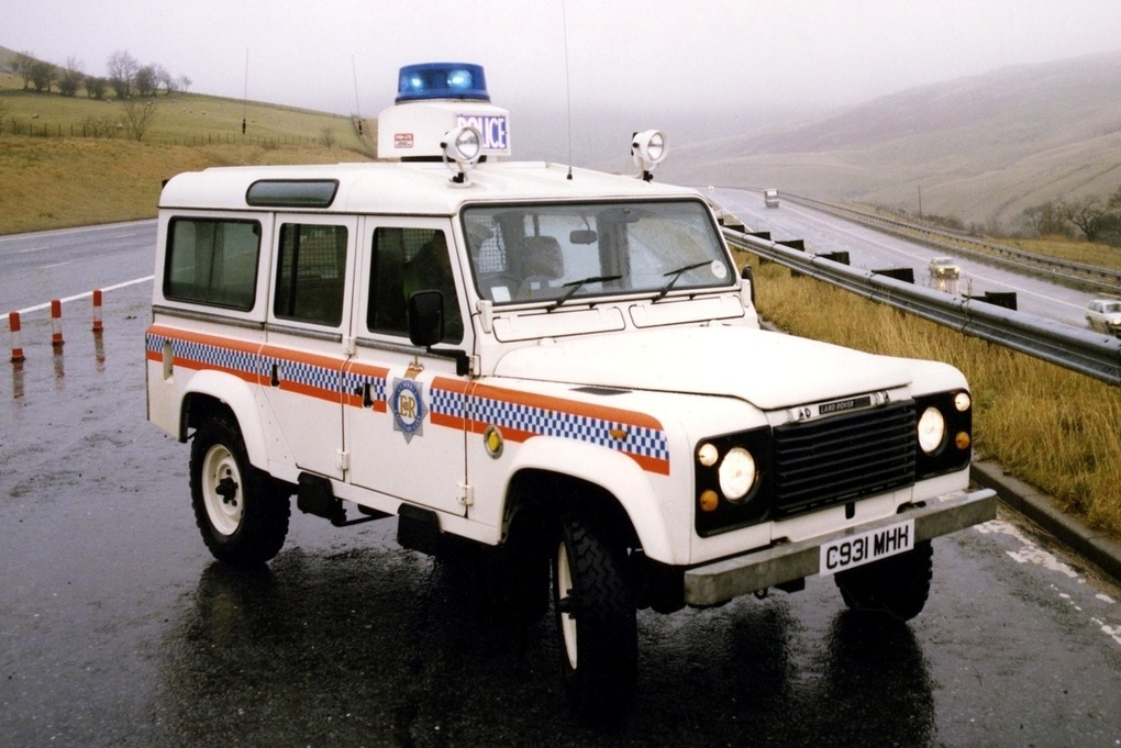 1983_land_rover_defender.jpg