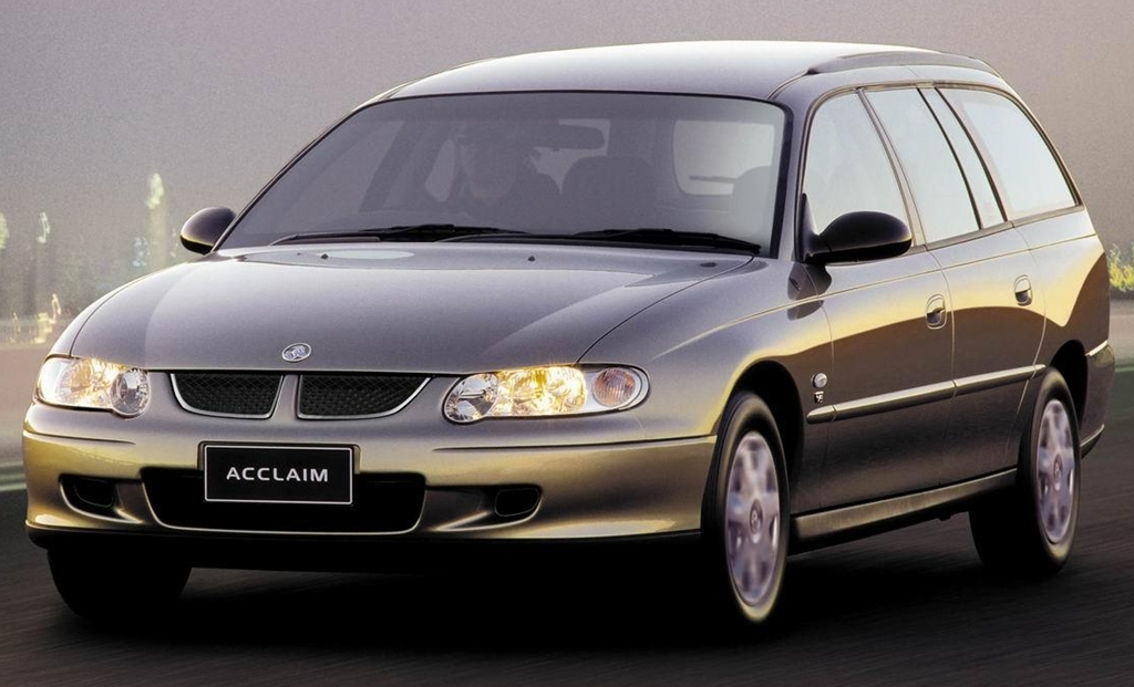 _holden_vx_commodore_acclaim_wagon_2000_02.jpg