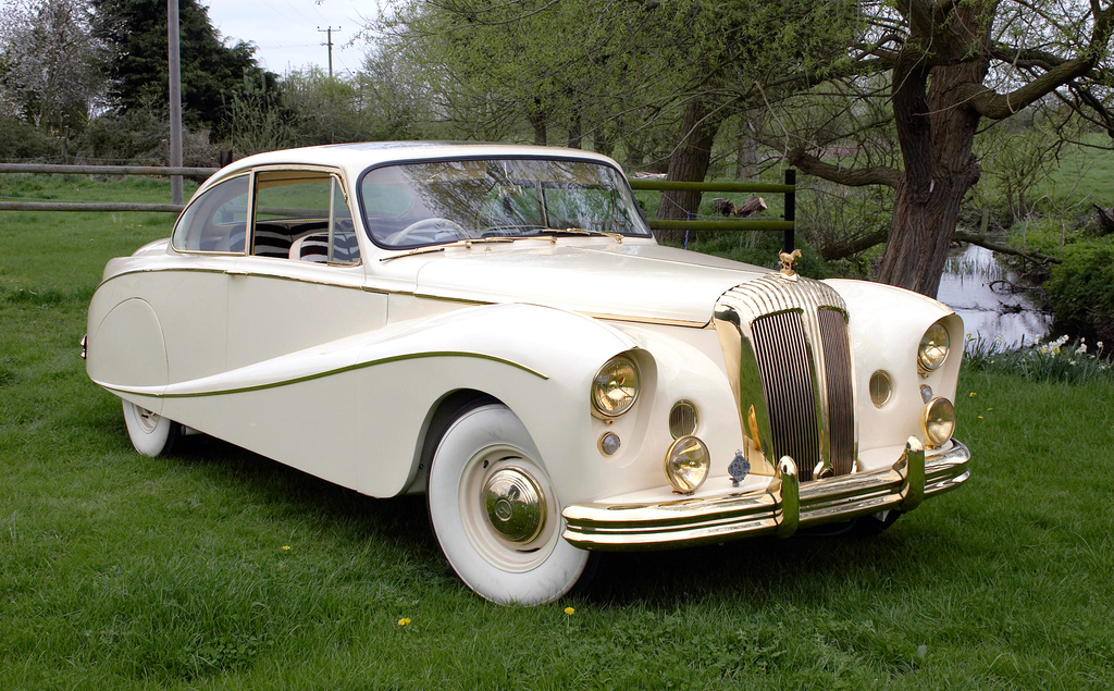 daimler_dk400_coupe_golden_zebra_by_hooper_1955.jpg