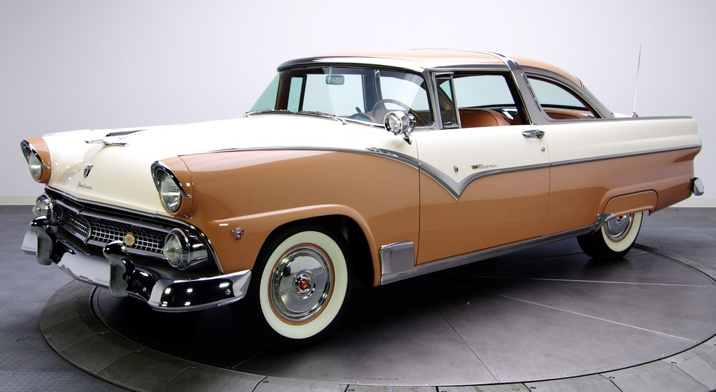 ford_fairlane_crown_victoria_coupe_64a_1955.jpg