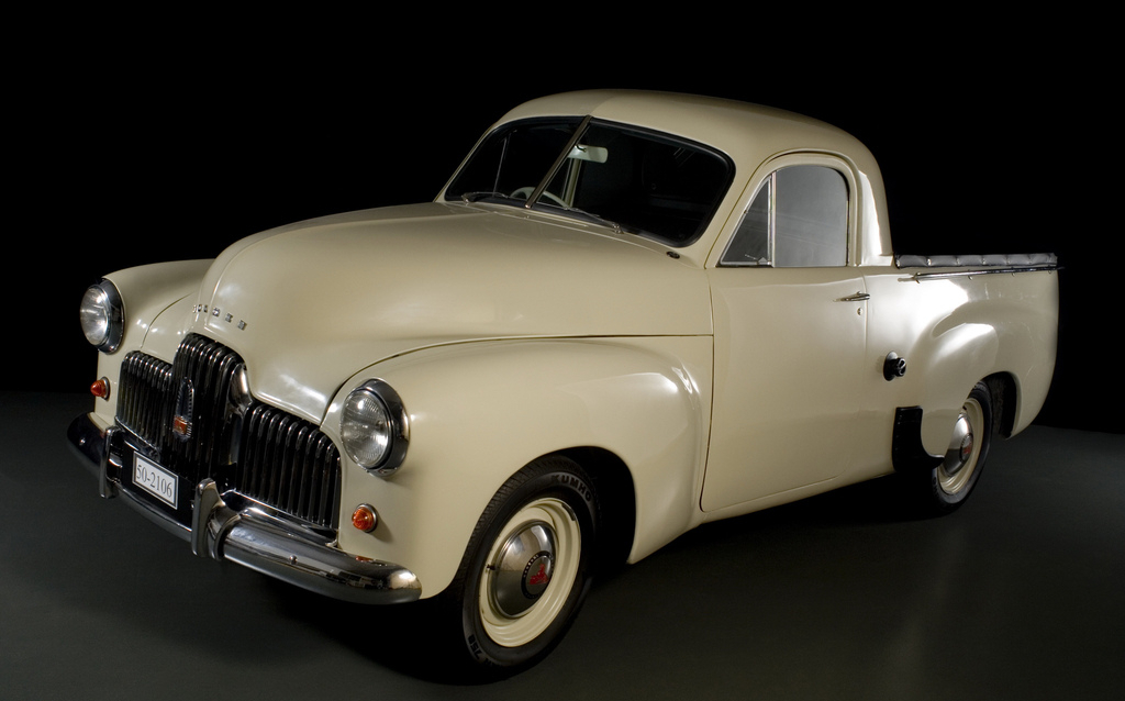 holden_50-2106_coupe_utility_1951_53.jpg