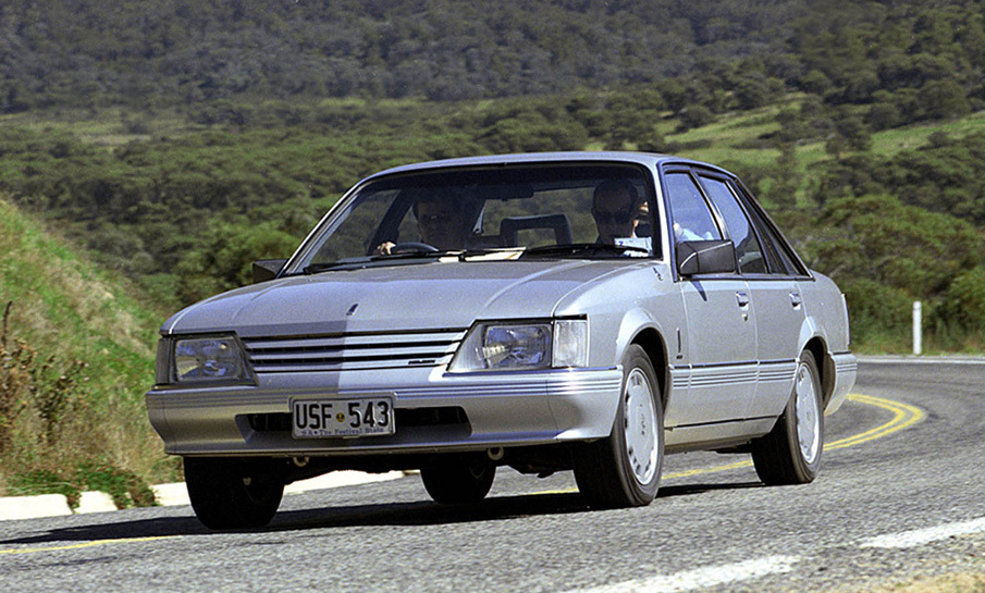 holden_vk_calais_1984_86.jpg