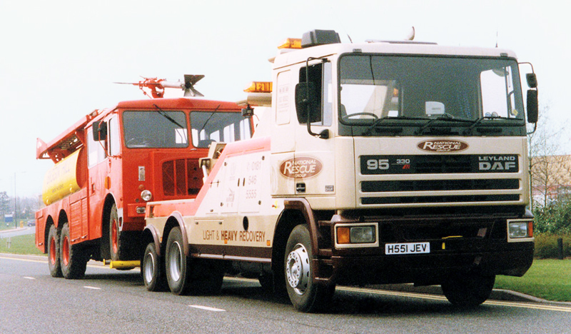 leyland-daf_ft_95_330ati_wrecker_1990_93.jpg