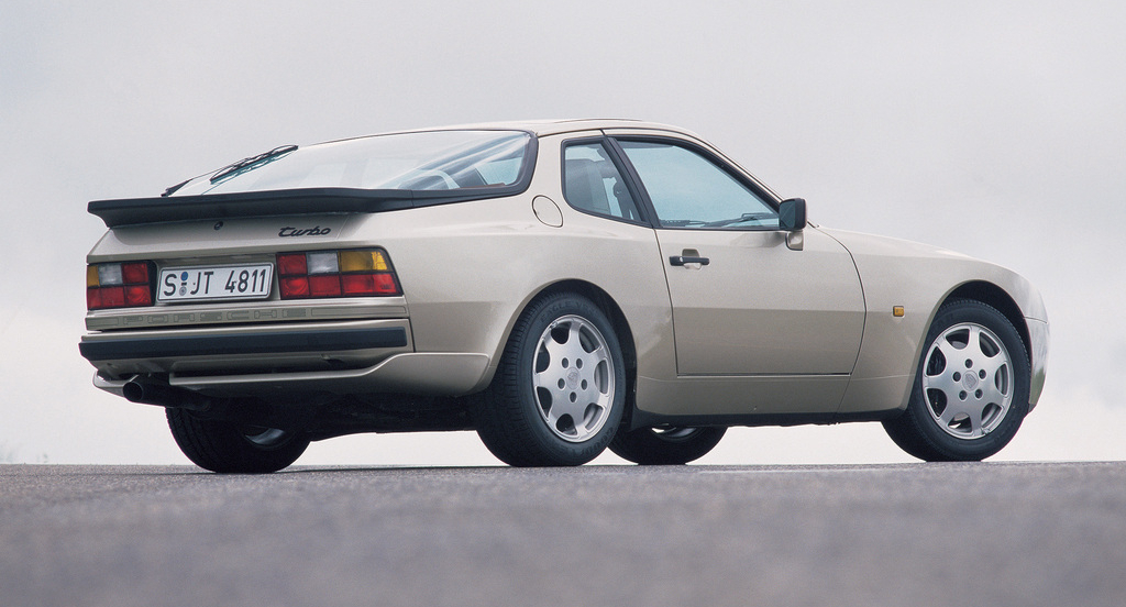 porsche_944_turbo_coupe_1985_91.jpg