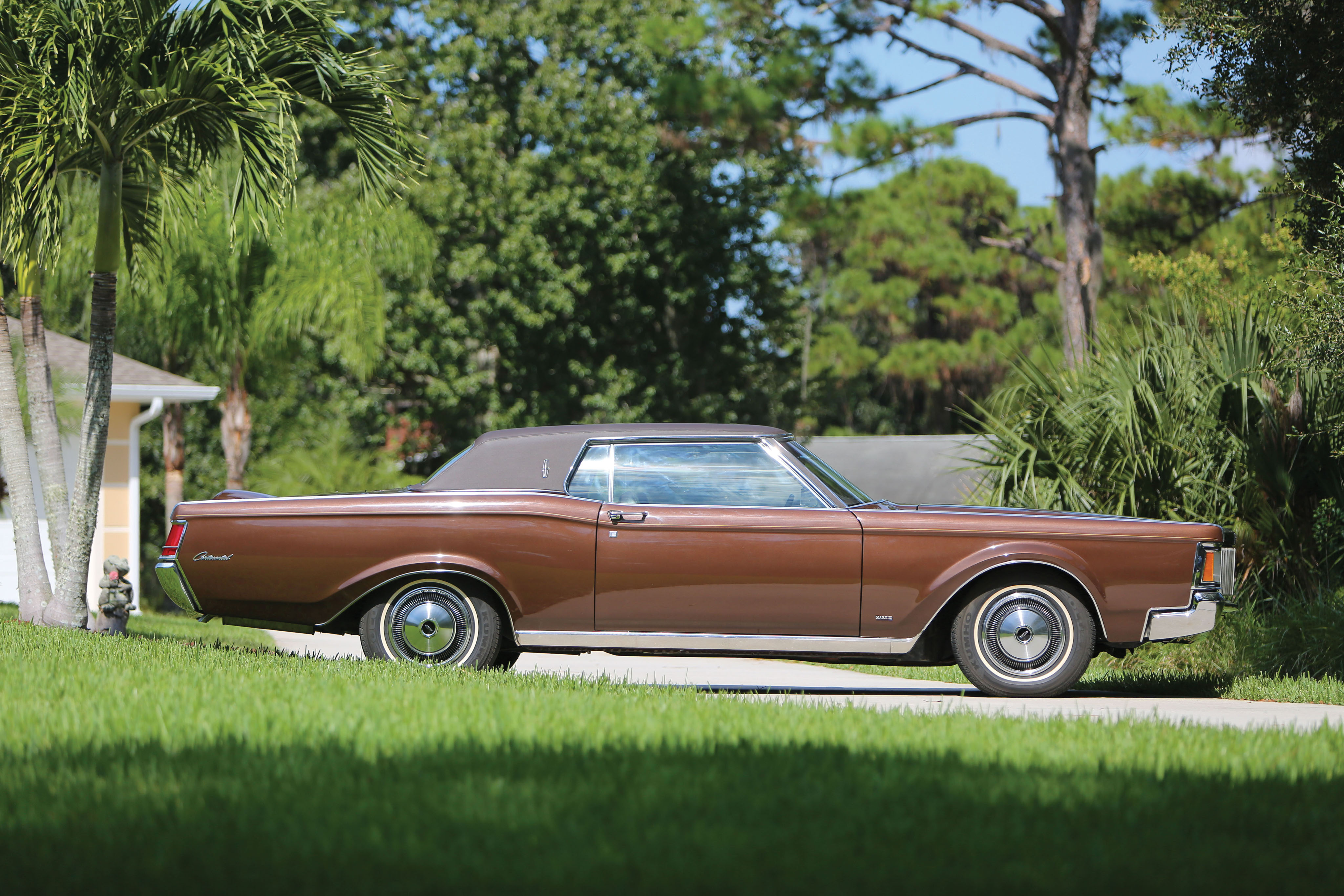 1970_71_lincoln_continental_mark_iii.jpeg