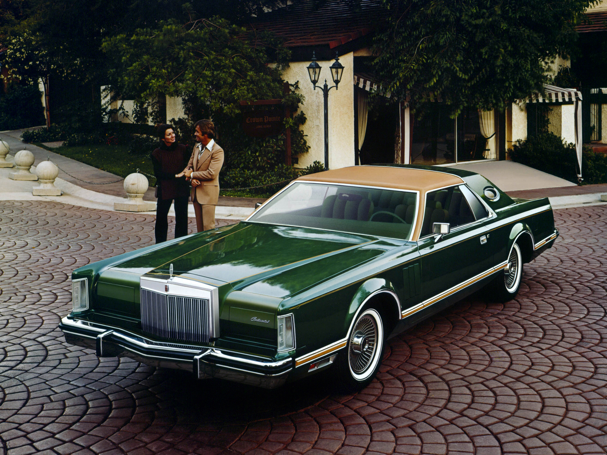 1977_lincoln_continental_mark_v_22givenchy_edition_22.jpg