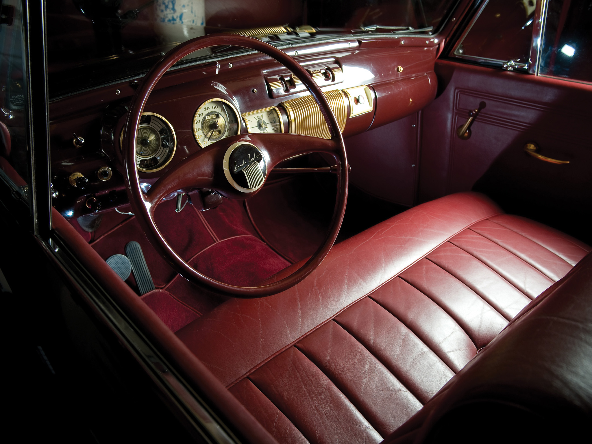 front_panel_1940_lincoln_zephyr_continental_cabriolet.jpg