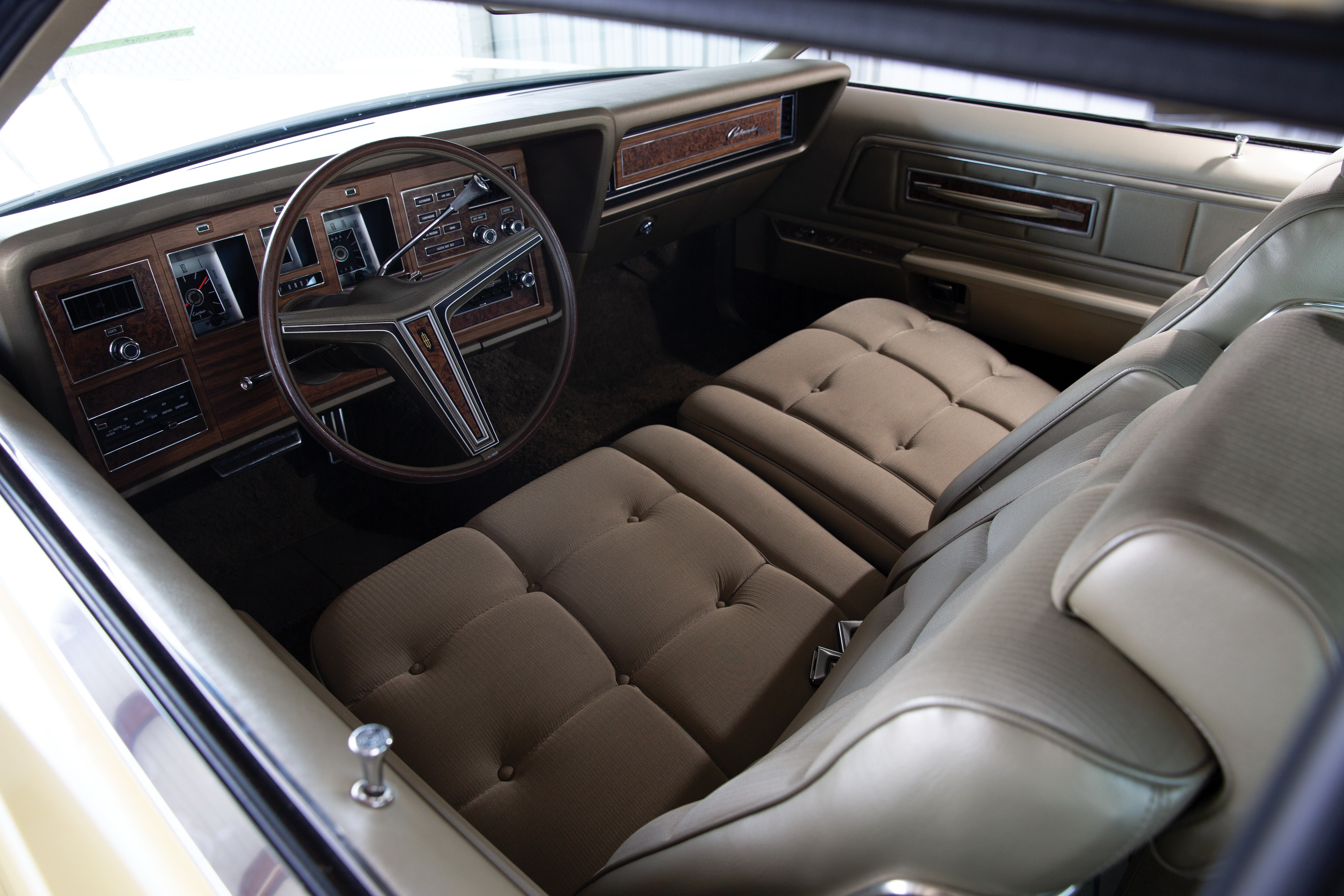 front_panel_1972_lincoln_continental_mark_iv.jpeg