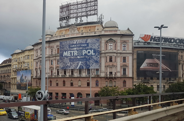 Reklámhálóba csomagolják Budapestet, az illetékesek pedig tétlenül nézik