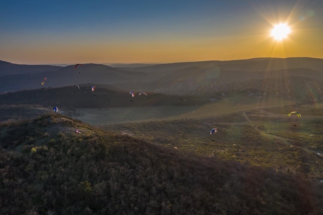 Élet a Föld nevű bolygón. Hármashatárhegy. <br />Fotó: Sir Drone A Lot Facebook