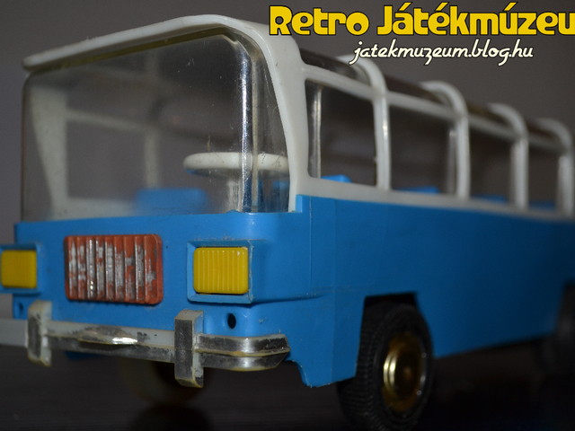 Lendkerekes DDR Plaho Bus
