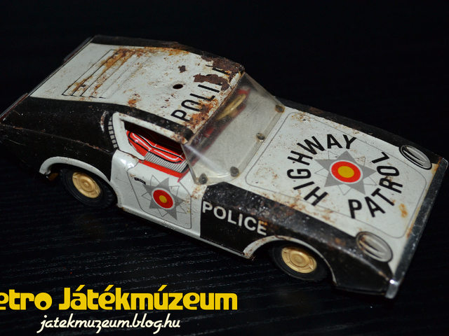 EHRI Highway Patrol lendkerekes autó