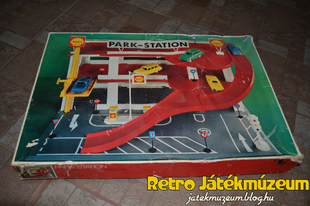 Play-Big Park Station