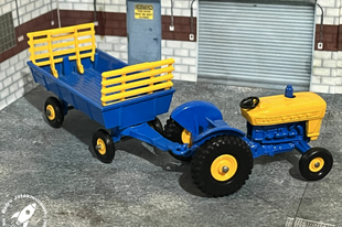 Matchbox Ford Tractor és Hay Trailer