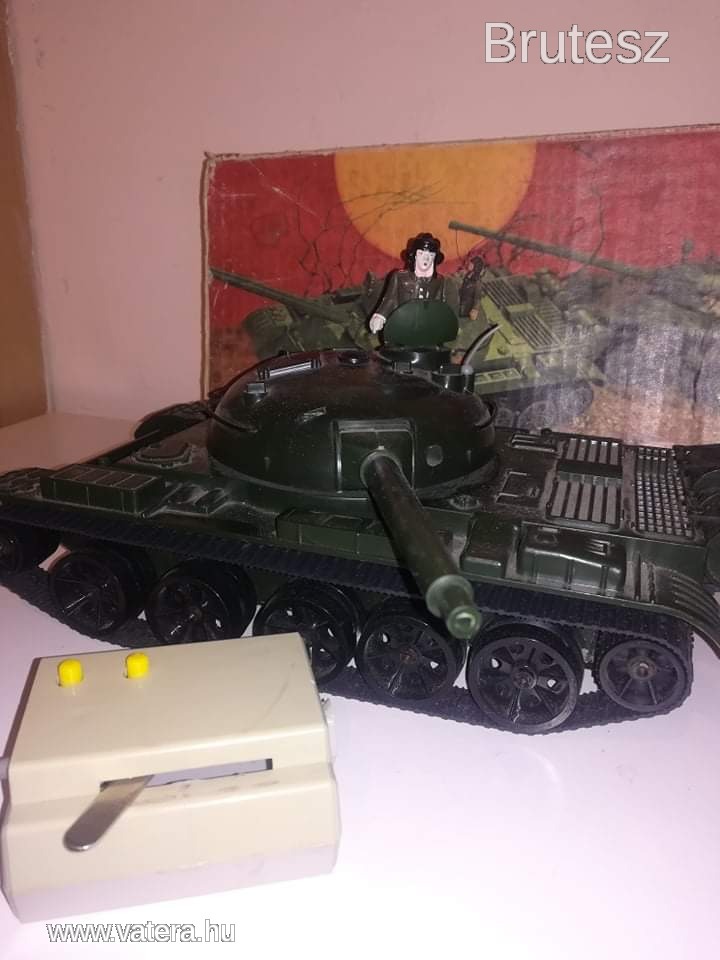 piko-panzer-t62-tavos-taviranyitos-tank-harckocsi-dobozaban-szep-allapot-1-ft-rol-f20a_4_big.jpg