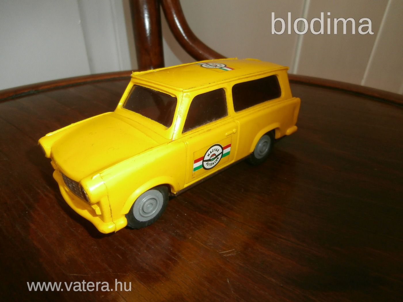 lemezarugyari-lendkerekes-trabant-sarga-angyal-1980-as-evek-595a_1_big.jpg