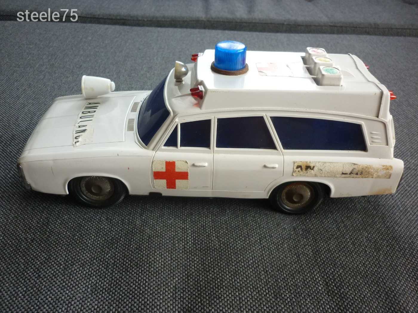 alps-ambulance-car-bolygokerekes-mentoauto-made-in-japan-886c_1_big.jpg