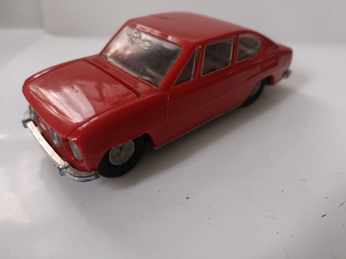 regi-skoda-110-r-veb-plasticart-lendkerekes-auto-1acc_1_big.jpg