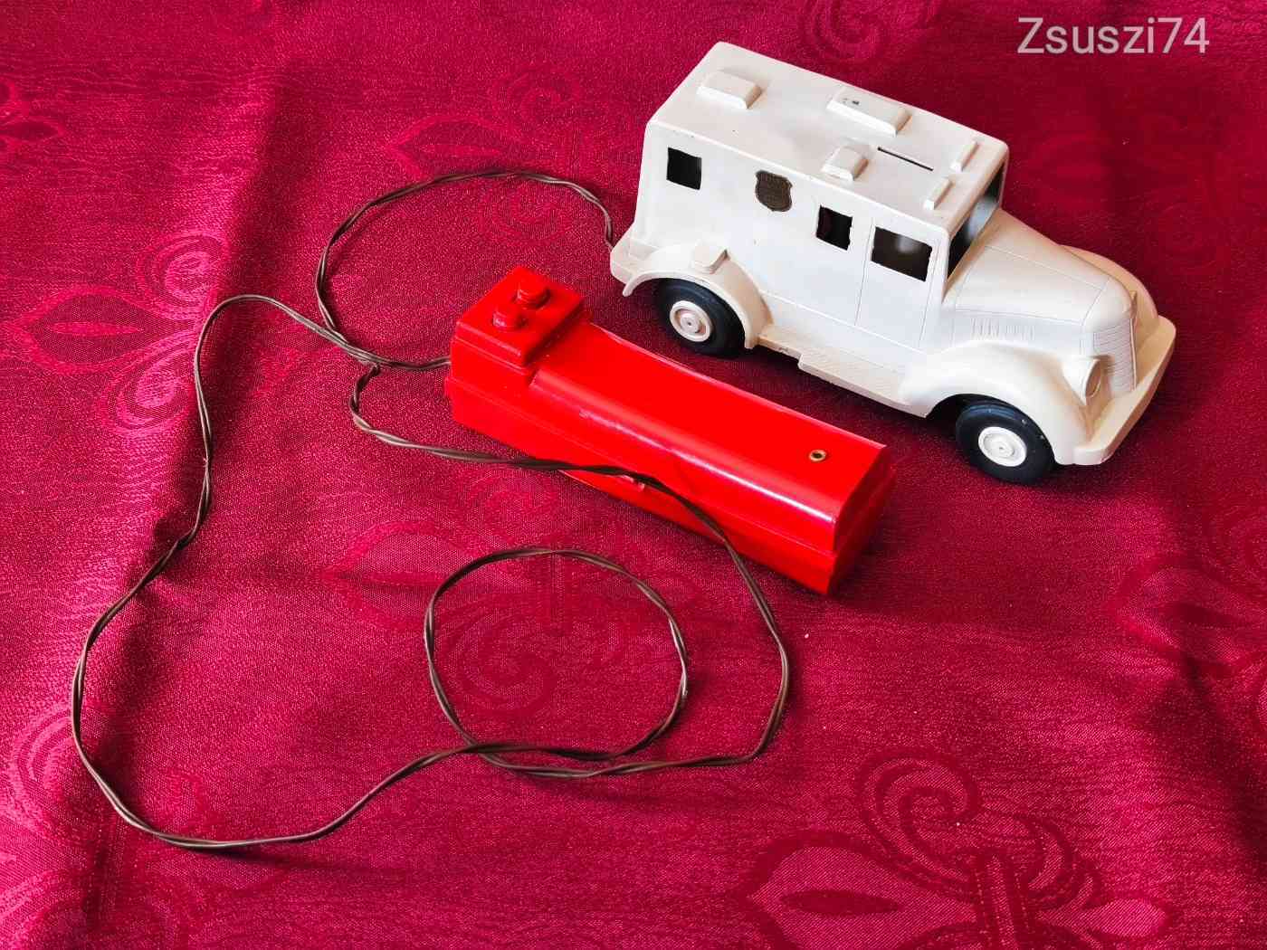 vintage-andy-gard-battery-motor-powered-brink-s-armored-car-remote-control-1960-25dc_1_big.jpg