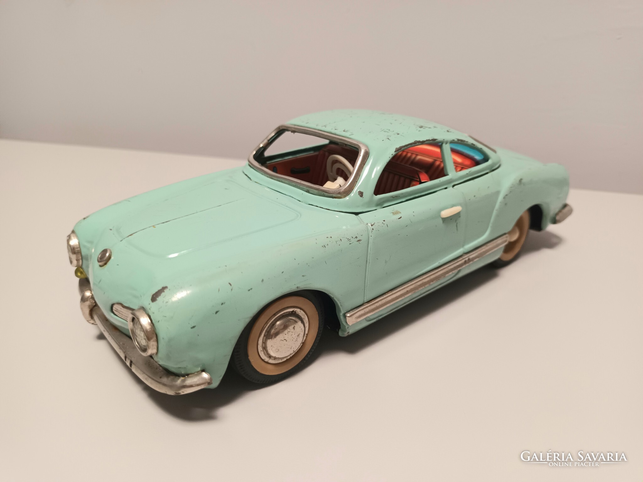 8f5e0956d4dd7a370c66b30430f57ec4-volkswagen-karmann-ghia-retro-lendkerekes-jatek.jpg