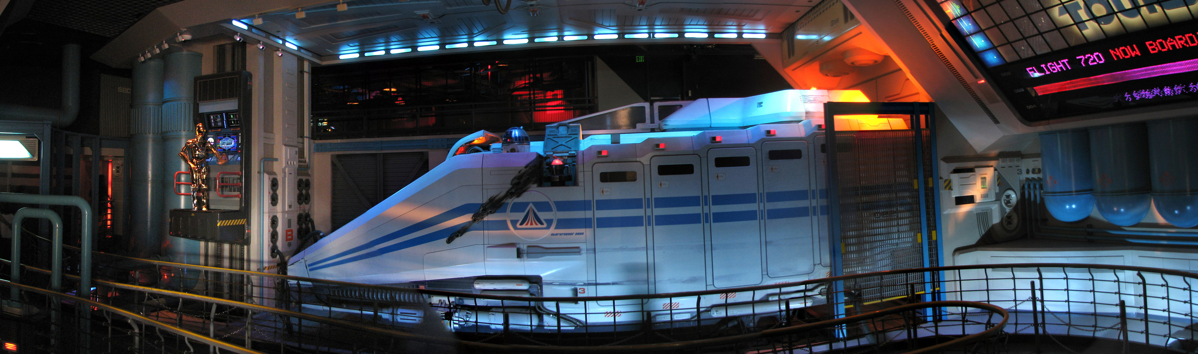 disneyland2009_pano31_startours_1200.jpg