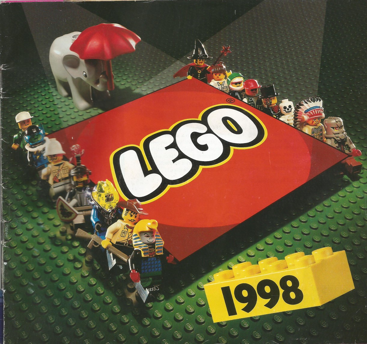 Egy 98-as magyar Lego katalógus