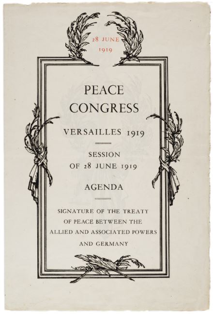 A békekonferencián készült szerződés címlapja.