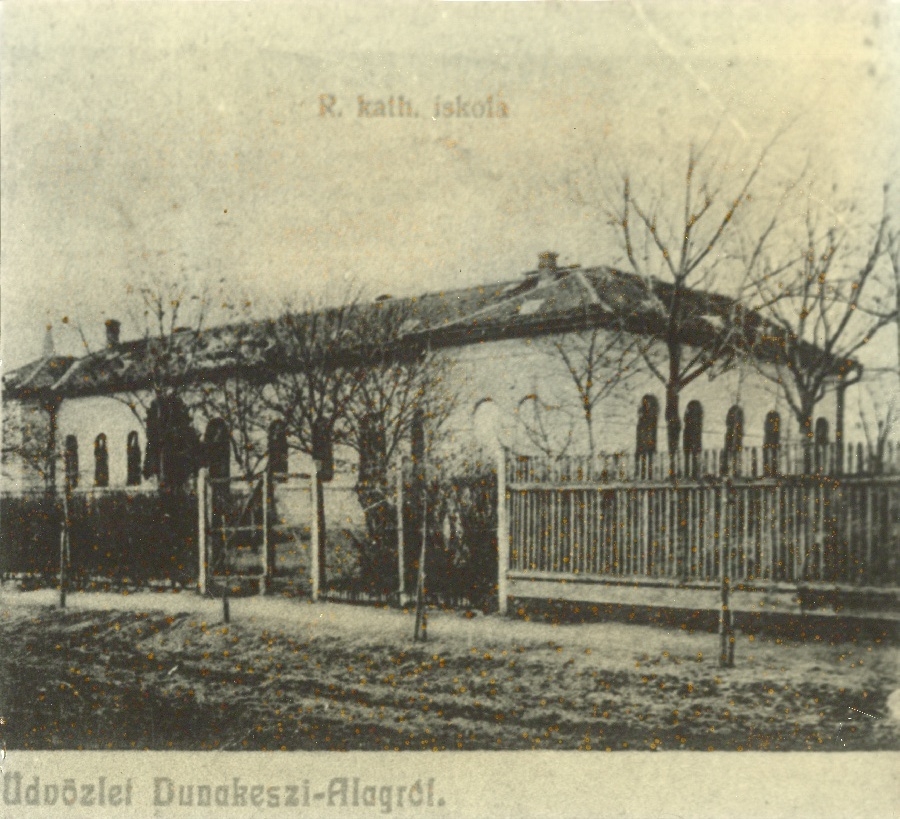 Római Katolikus Népiskola, 1900, Dunakeszi-Alag.